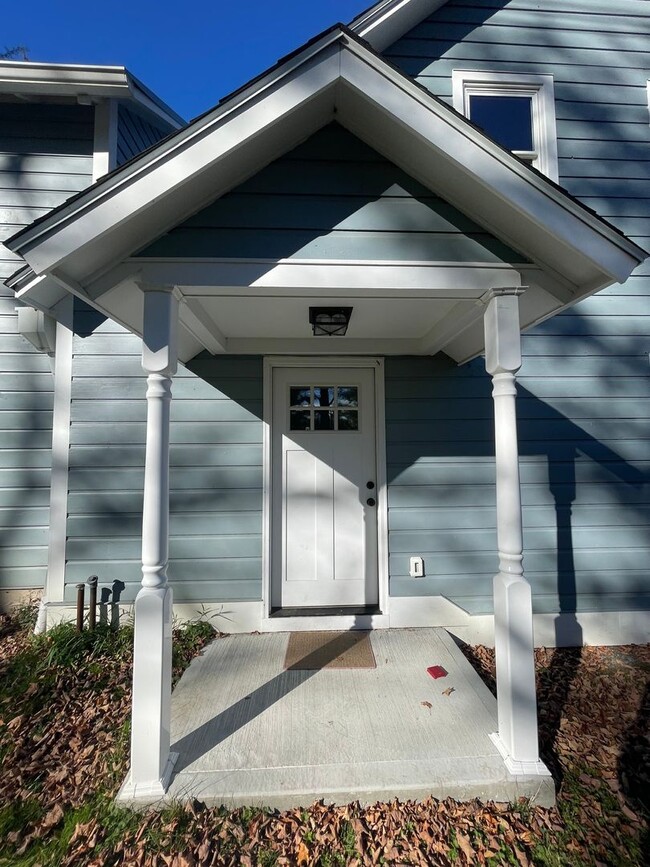 Building Photo - Private, tranquil Rental in Lenox, MA!