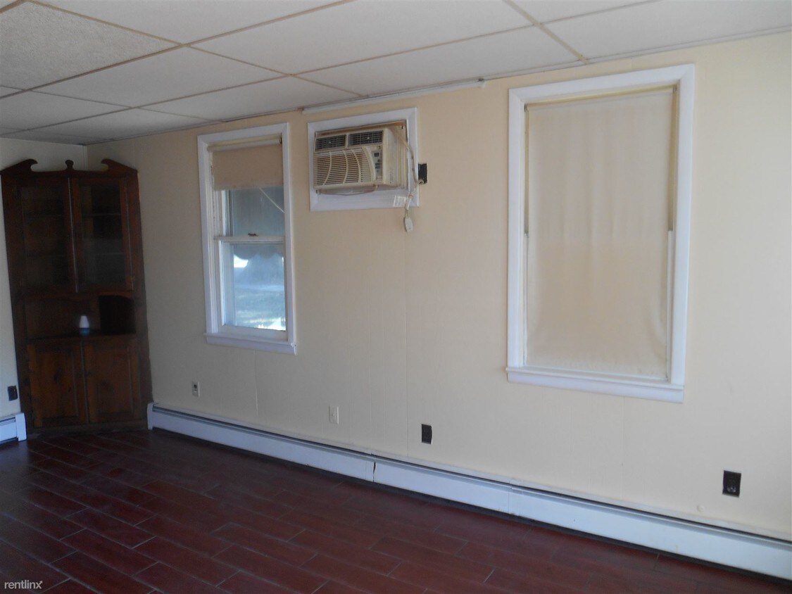 Foto principal - 150 N Albertson Ave