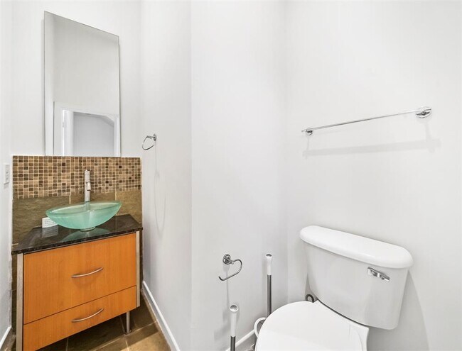 Building Photo - 5632 Kiam St