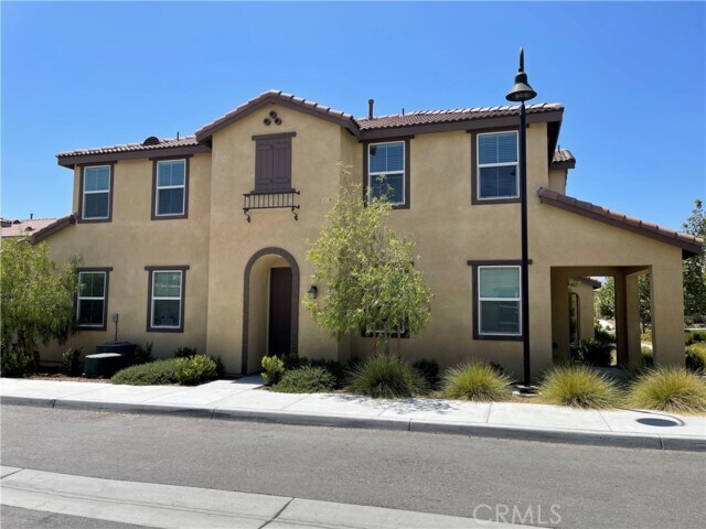 Building Photo - 2142 Lavender Ln
