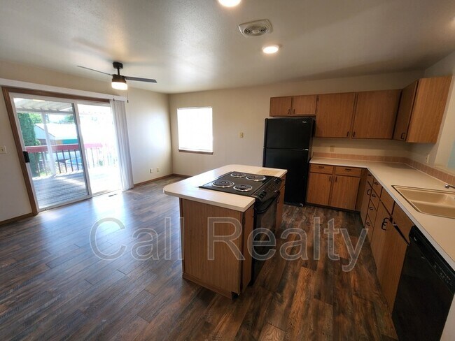 Building Photo - 11220 E Mallon Ave