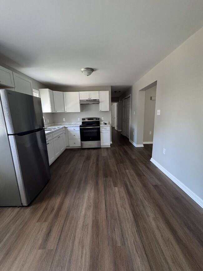 Building Photo - 1754 Meadowbrook Terrace