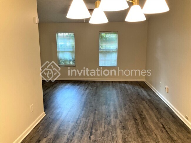 Foto del edificio - 2127 Forest Ridge Rd SE