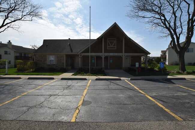 Building Photo - 674 Greenfield Ct