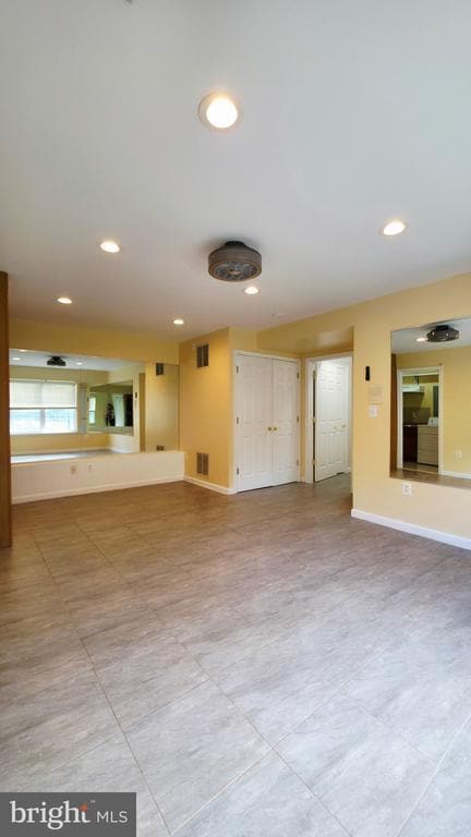 Building Photo - 6690 Roderick Loop