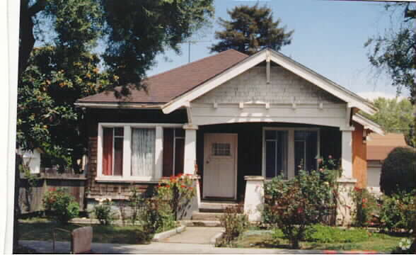 Building Photo - 230 N Delaware St