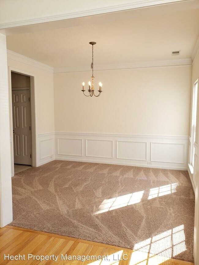 Building Photo - 4 br, 2.5 bath House - 10155 Spring Park Dr
