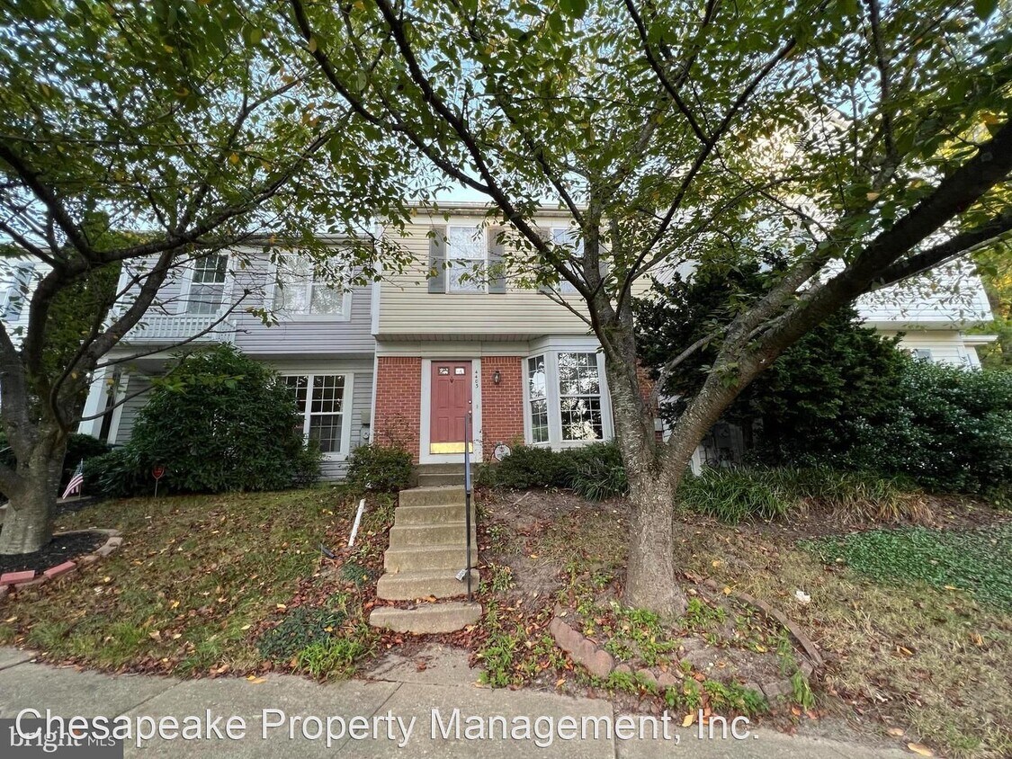 3 br, 2.5 bath House 4403 Kentford Road House Rental in Owings