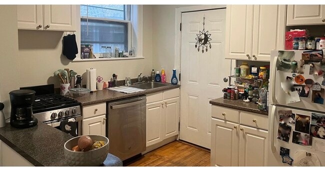 Foto del edificio - 2131 W Giddings St