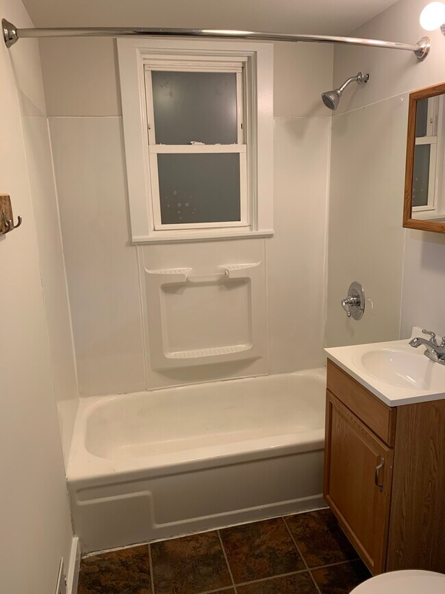 Baño - 281 Oak Dr
