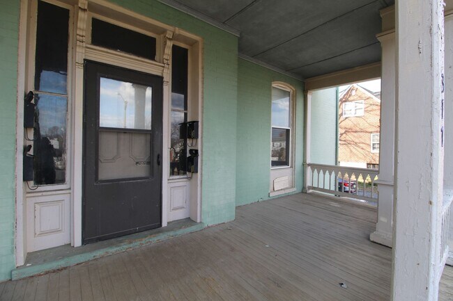 Foto del edificio - 1 bed, 1 bath apartment for rent in Downtown Harrisonburg!