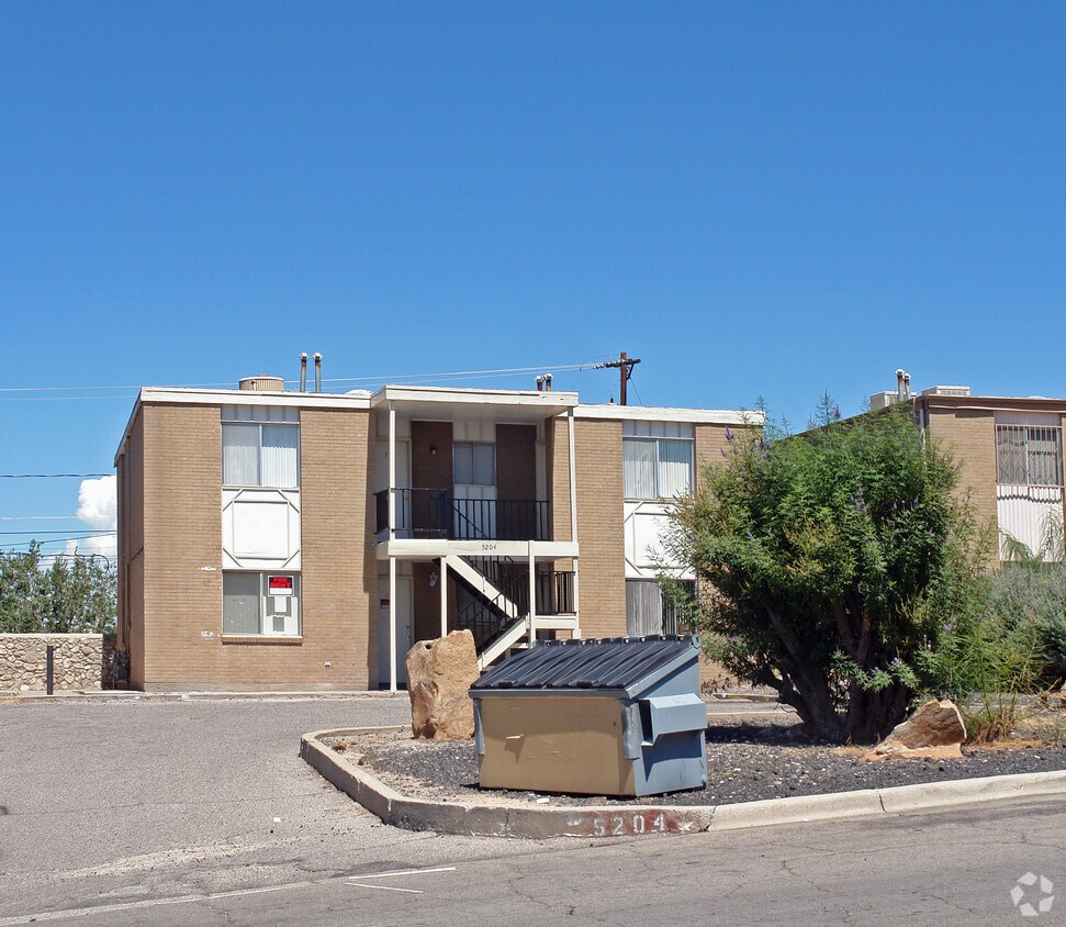 Foto del edificio - 5204 Carousel Dr
