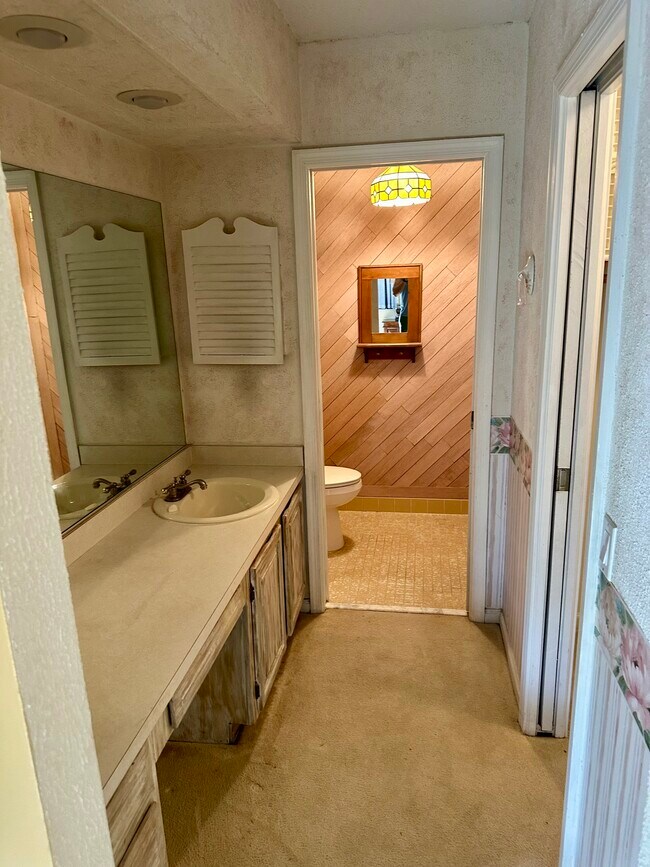 Building Photo - 4914 Acorn Dr