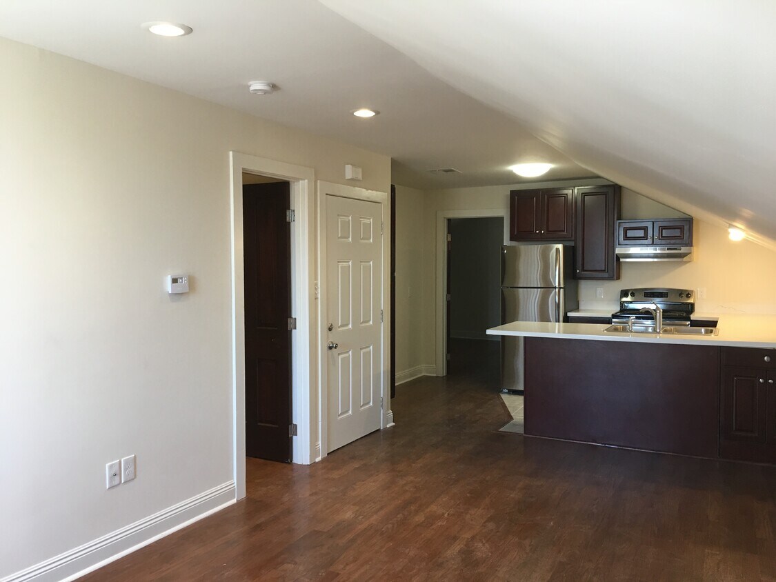 Living room/Kitchen - 1436 Josephine St