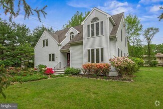 Building Photo - 405 Holly Glen Dr