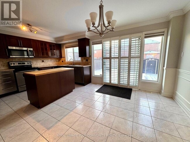 Building Photo - 20 La Neve Ave