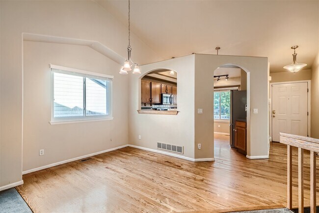 Building Photo - 925 W 96th Ave