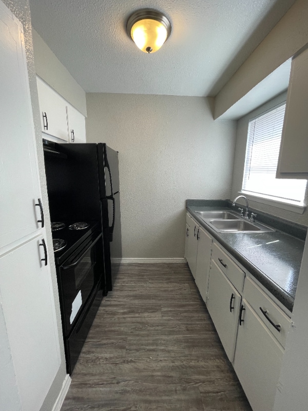 Building Photo - 2802 Lasses Blvd