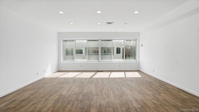 Building Photo - 100 Cutter Mill Rd