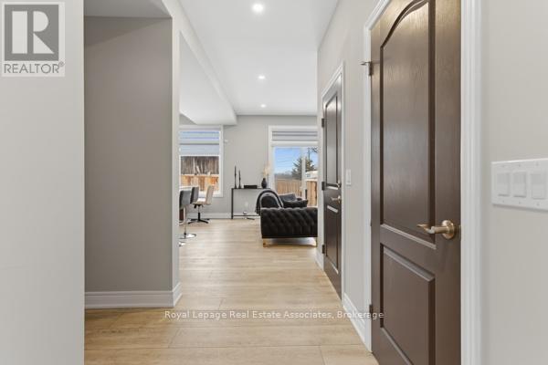 Photo du bâtiment - 3 Marshall Ln