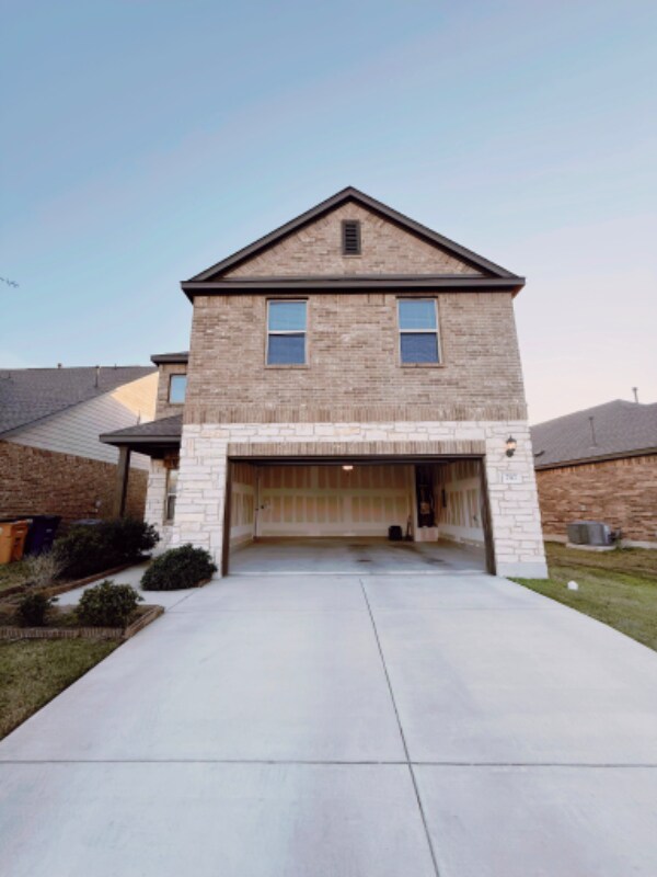 Foto del edificio - 7517 Saginaw Dr