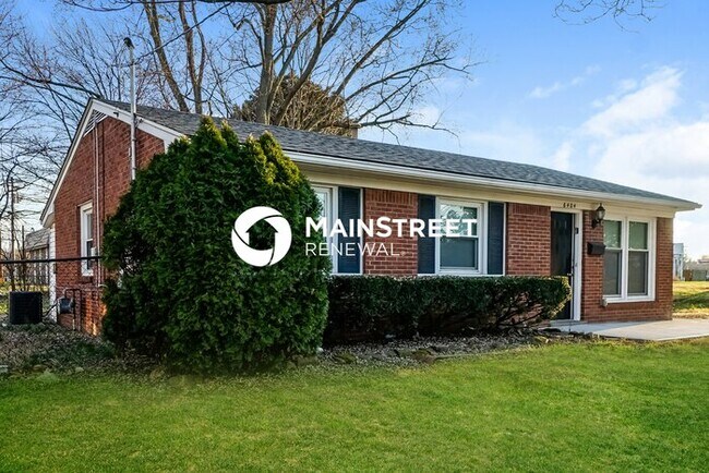 Building Photo - 3 Bedroom Pet-Friendly Home in Louisville, KY with Main Street Renewal