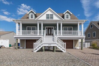 Building Photo - 1874 Compass Ct