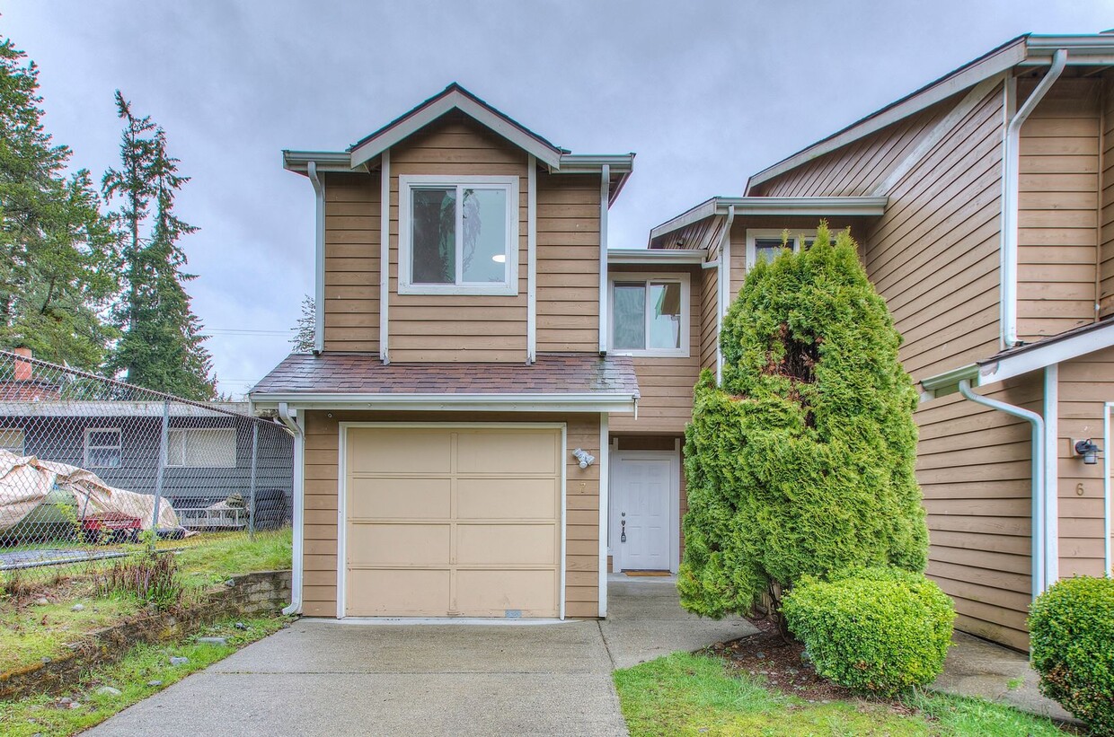 Foto principal - Shoreline Townhome for Lease - Great Location