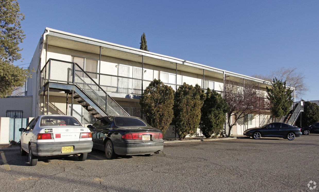 Building Photo - 1800 Carlisle Blvd NE
