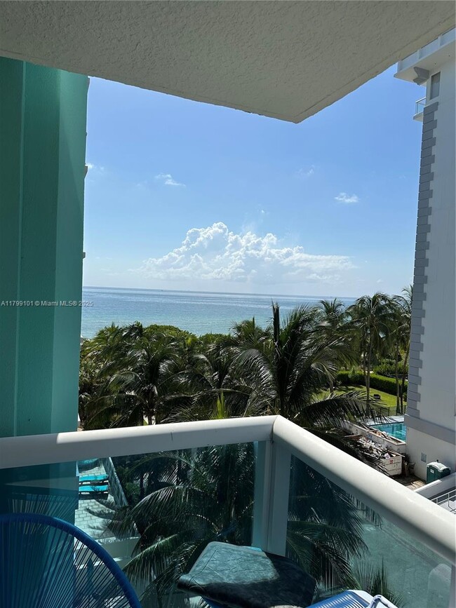 Foto del edificio - 9201 Collins Ave