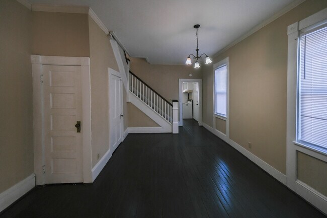 Building Photo - 623 Lafayette Ave