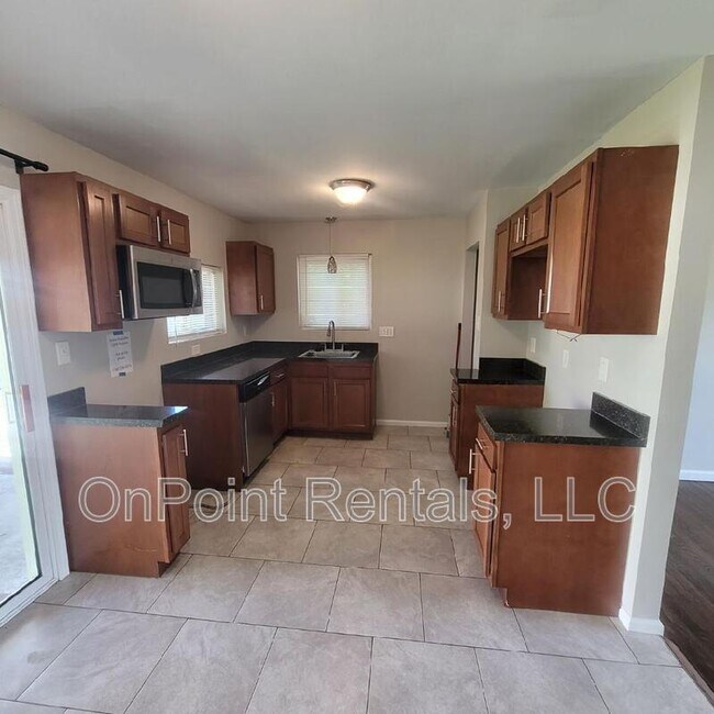 Foto del edificio - 32448 Birchwood St