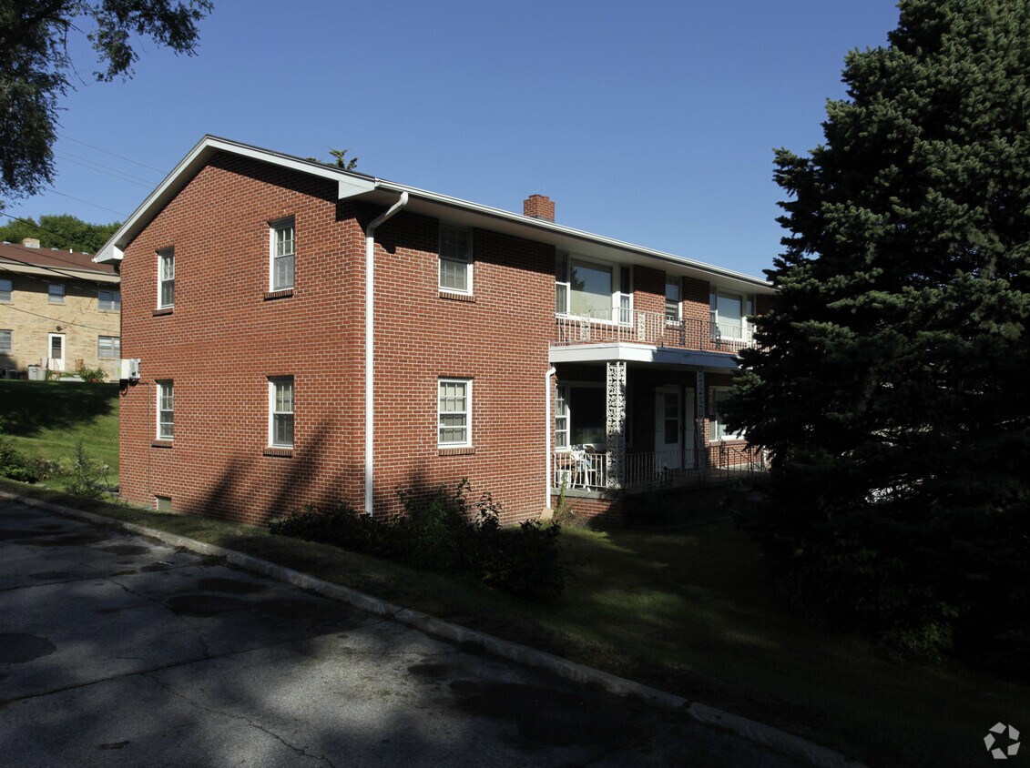 Primary Photo - 3016 S 107th Ave