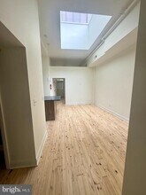 Building Photo - 1733 Chestnut St