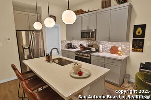 Foto del edificio - 6446 Babcock Rd