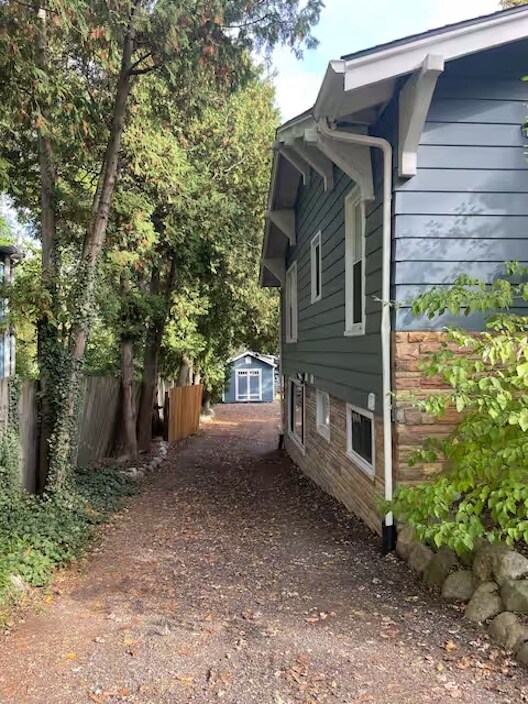 Building Photo - 1622 Pear St