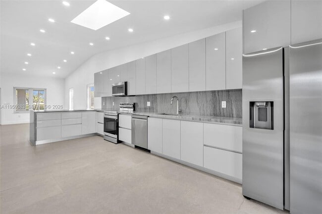 Foto del edificio - 8394 SW 148th Ave