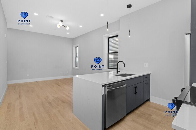 Building Photo - 516 Sumner St