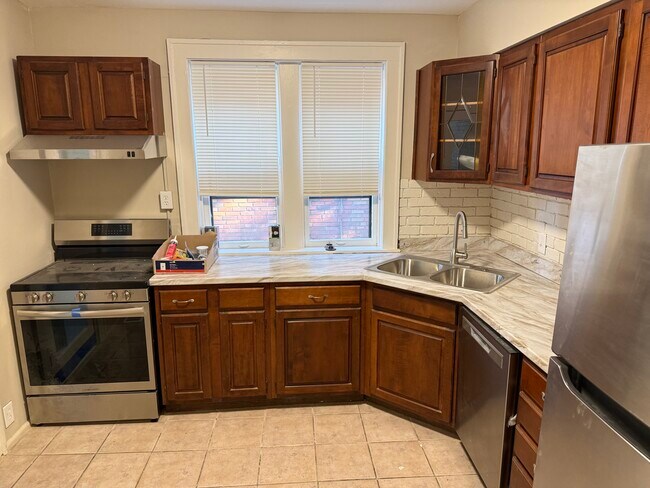 cocina - 7119 Amherst Ave