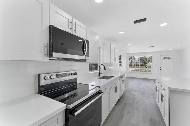 Foto del edificio - 354 NW 4th Pl