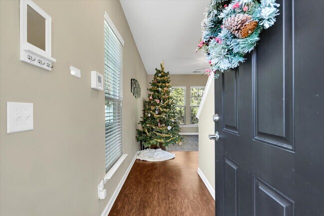 Foto del edificio - 3 bedrooms, 2.5 baths