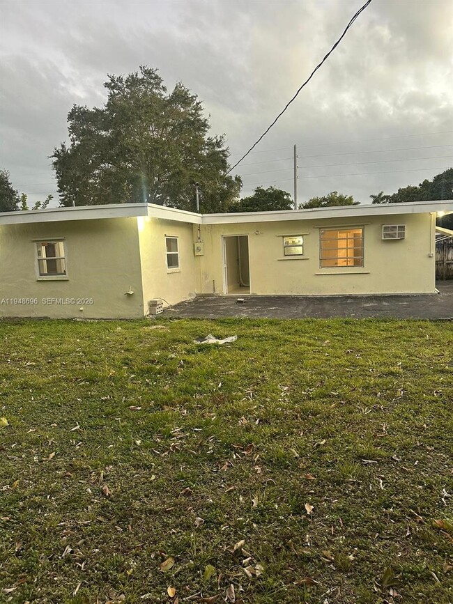 Foto del edificio - 1705 NE 157th Ter