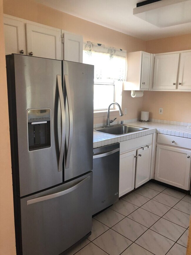 Foto del edificio - 2 Bedroom 2 Bath Town Home