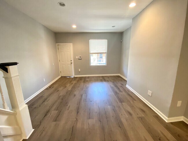 Foto del edificio - Anika Homes 3 Bedroom