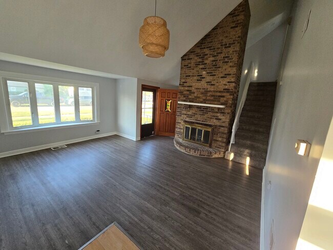 Building Photo - 7135 W 84th St