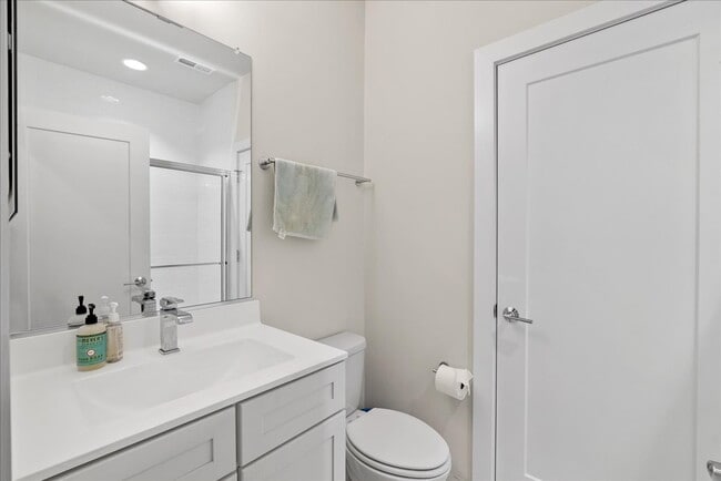 Building Photo - A Glimpse of Serene Living in Chantilly, VA