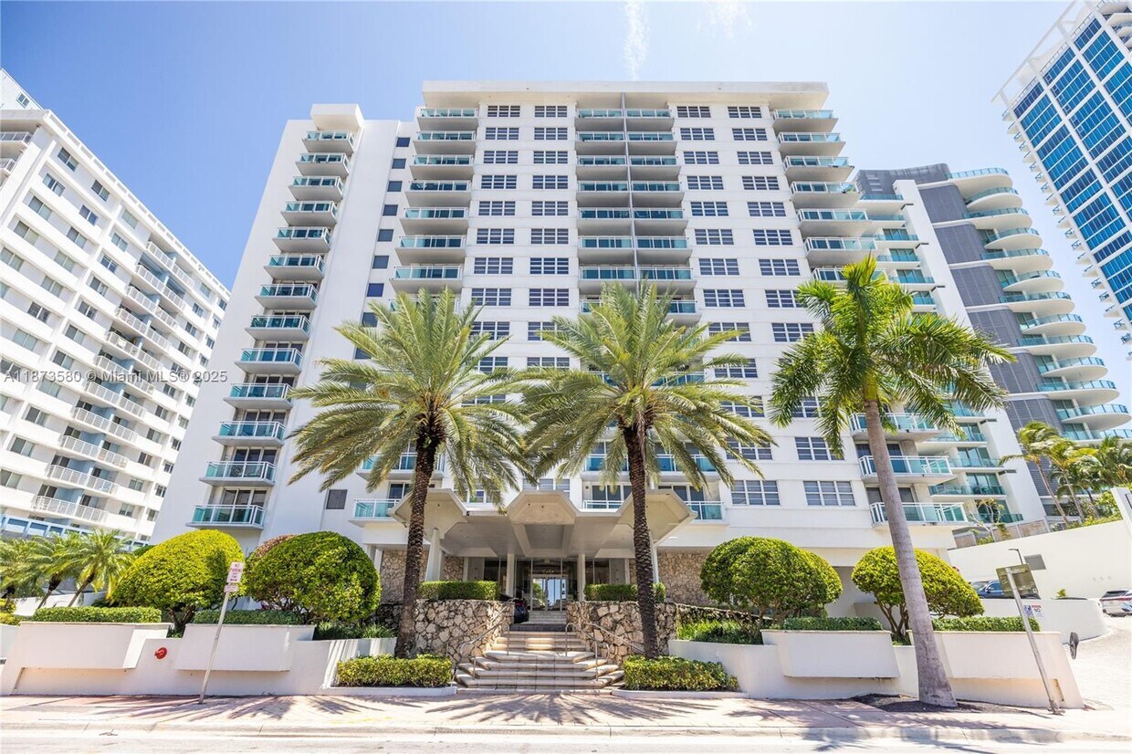 Primary Photo - 6917 Collins Ave