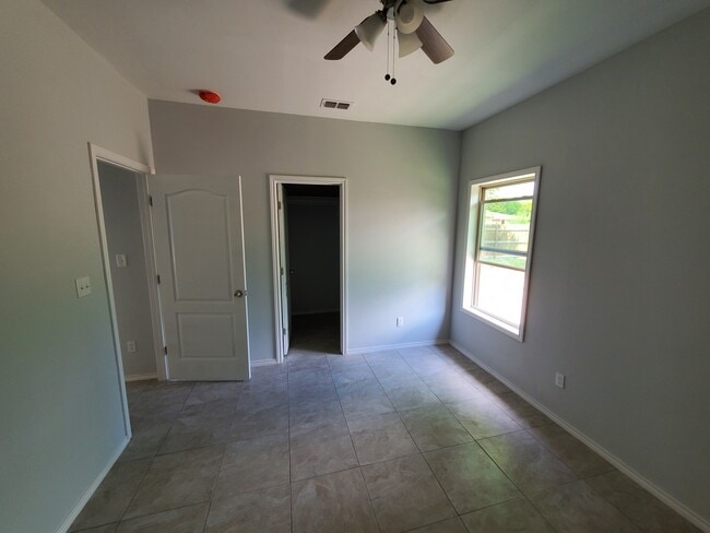 Building Photo - 34 San Martin Dr