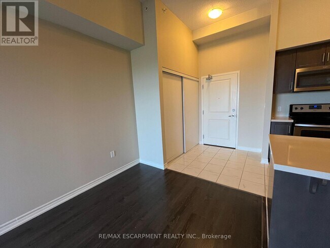 Photo du bâtiment - 640-640 Sauve St