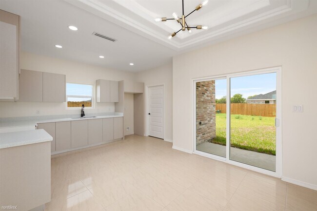 Foto del edificio - 3 br, 2 bath House - 2308 San Charbel St 2308